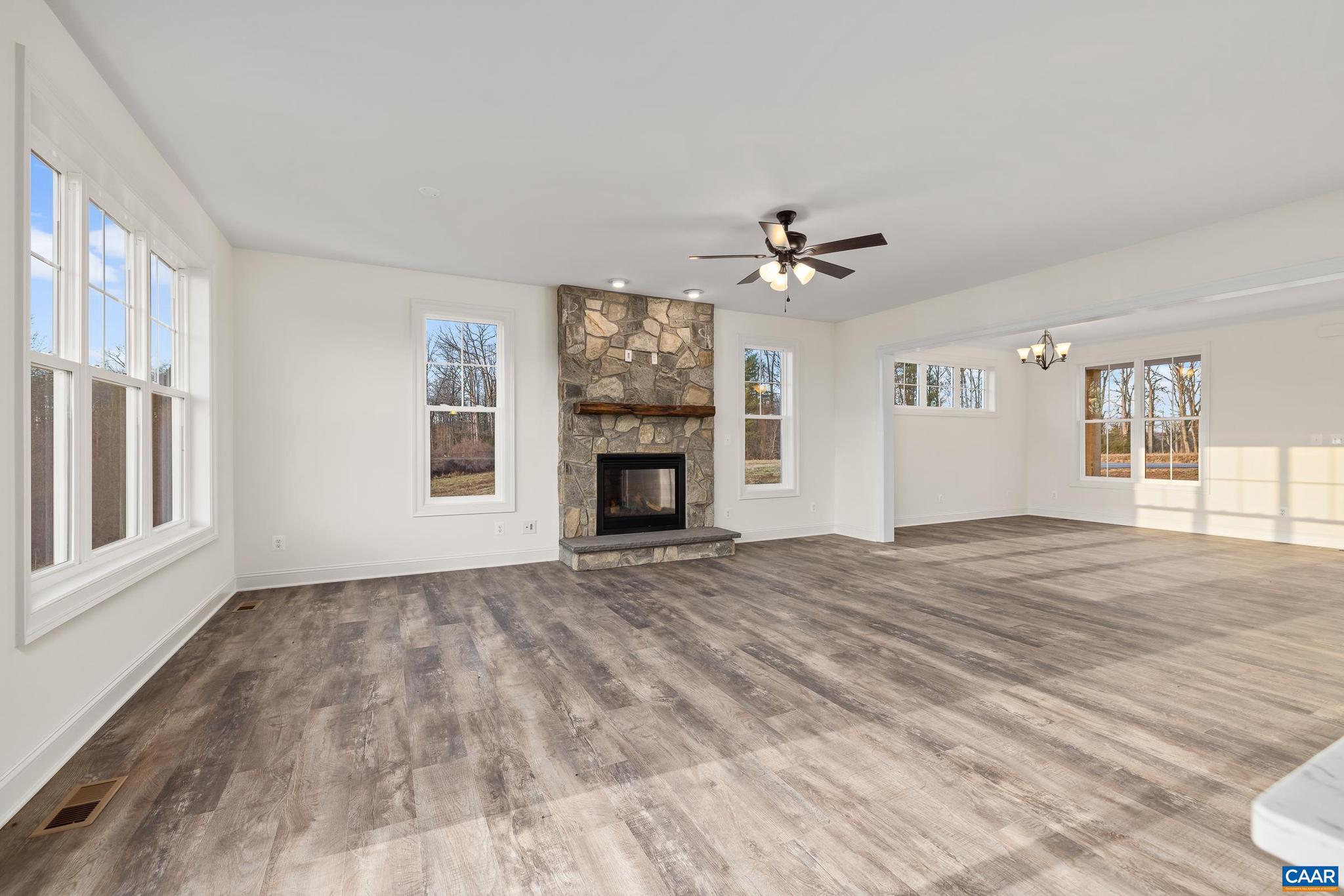 OCTONIA HIGHLANDS - Residential