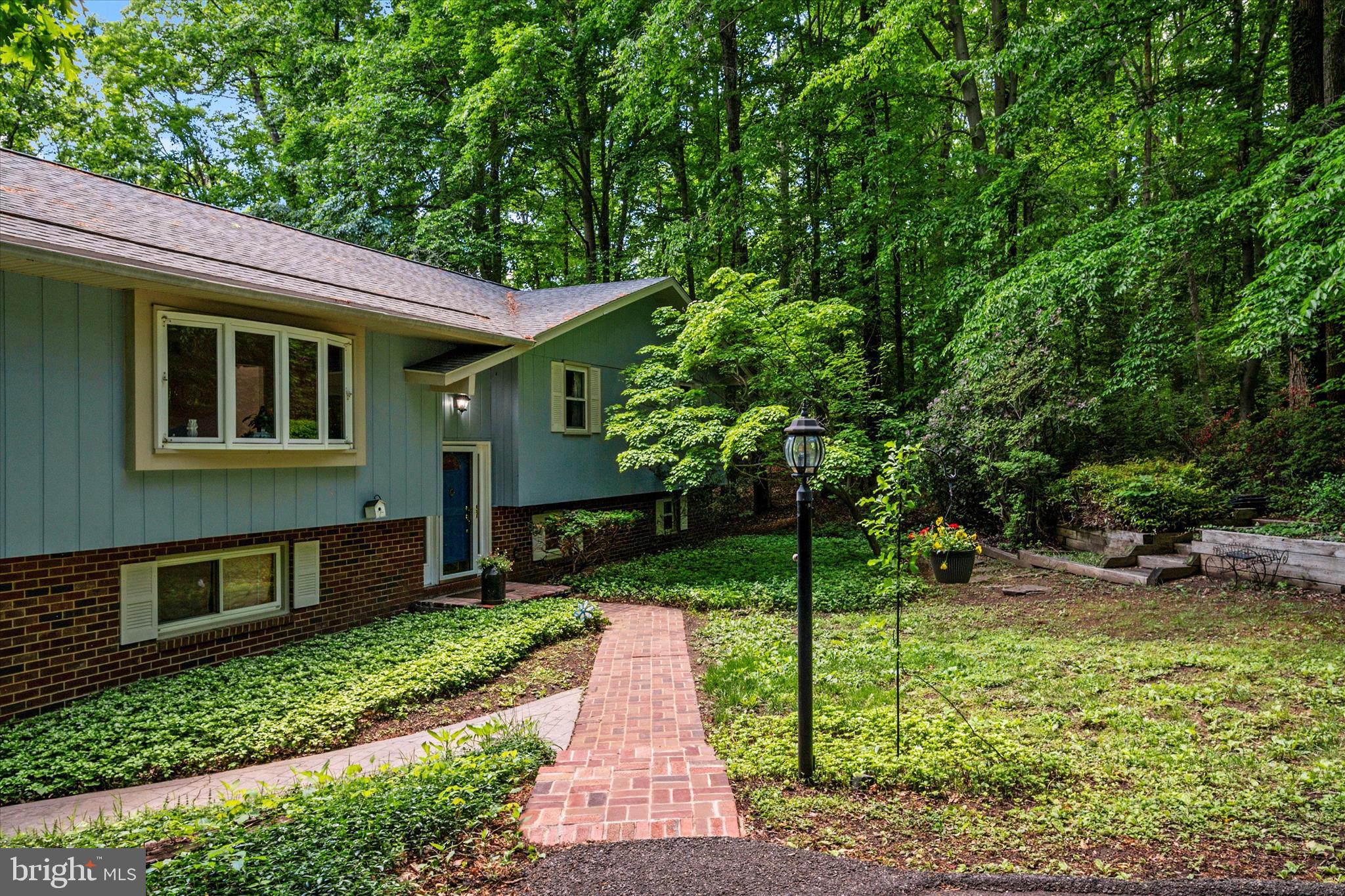 HALLMARK WOODS - Residential