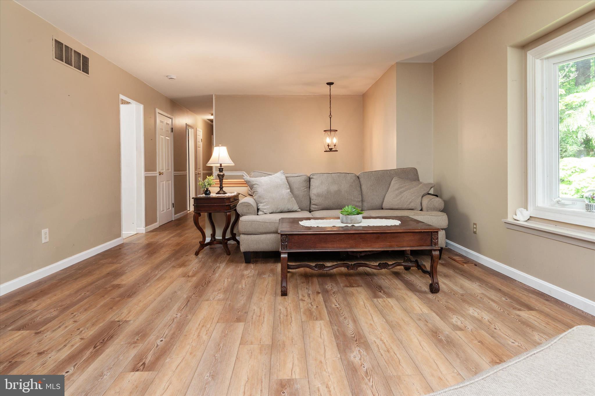 HALLMARK WOODS - Residential