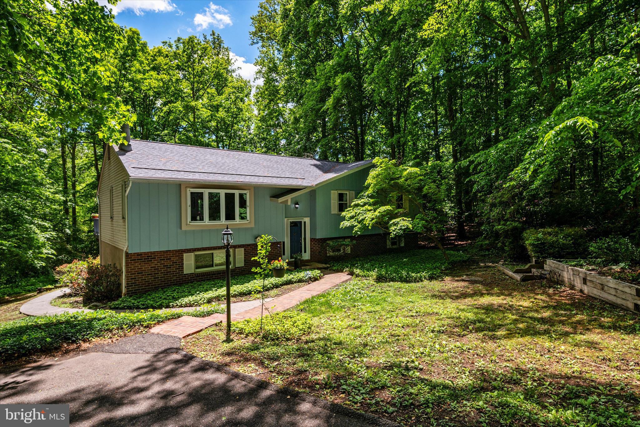 HALLMARK WOODS - Residential