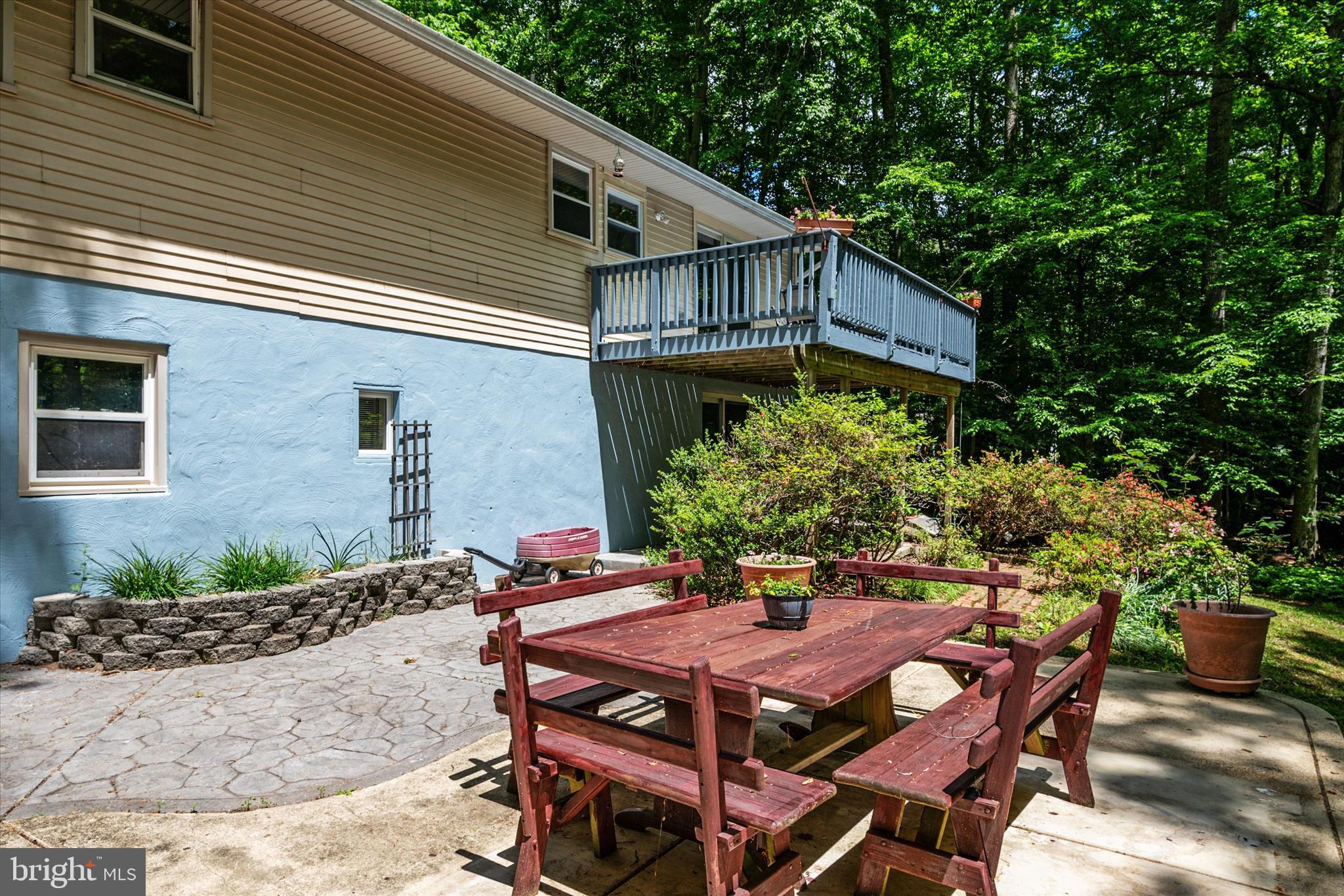 HALLMARK WOODS - Residential