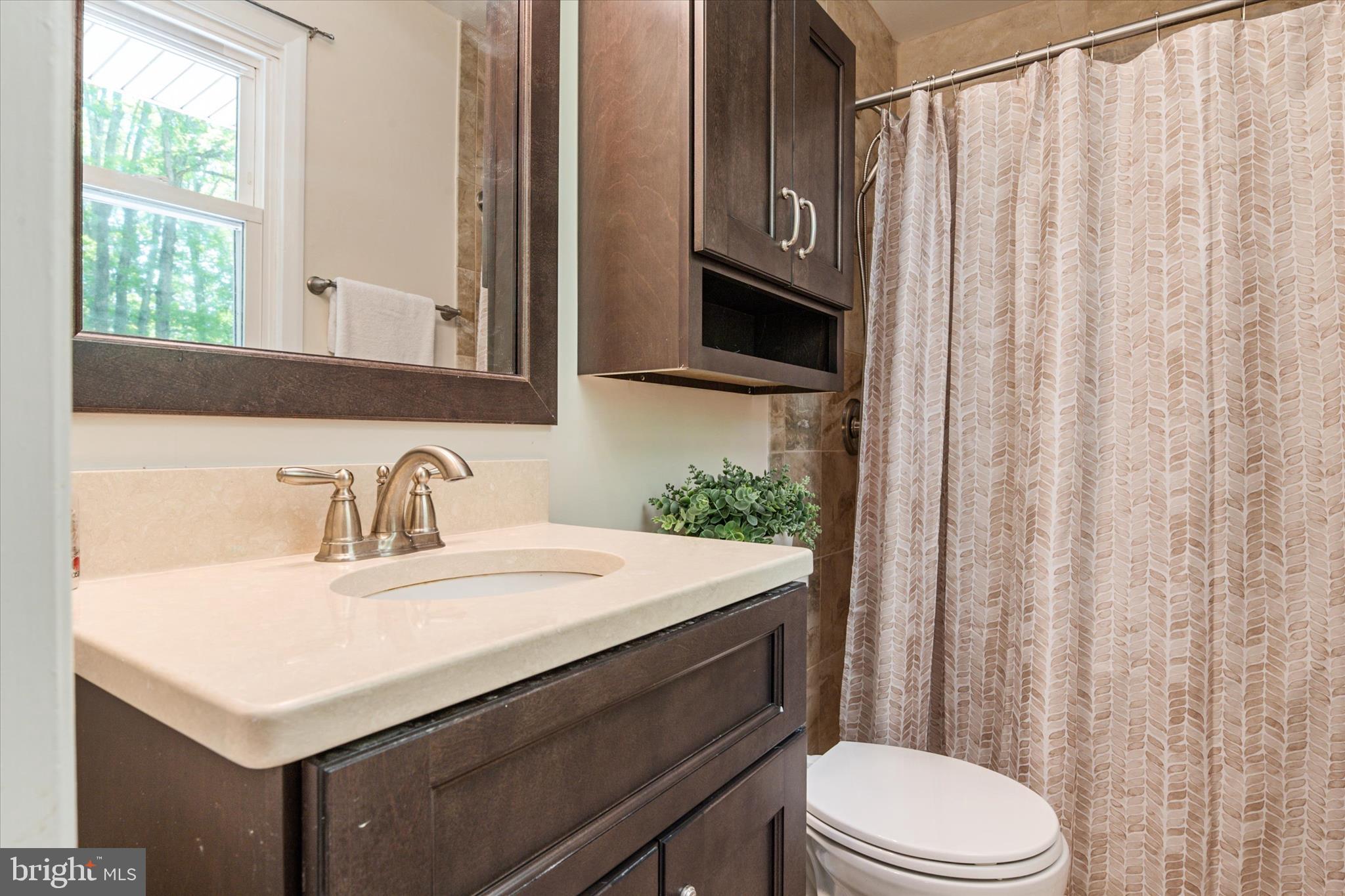 HALLMARK WOODS - Residential