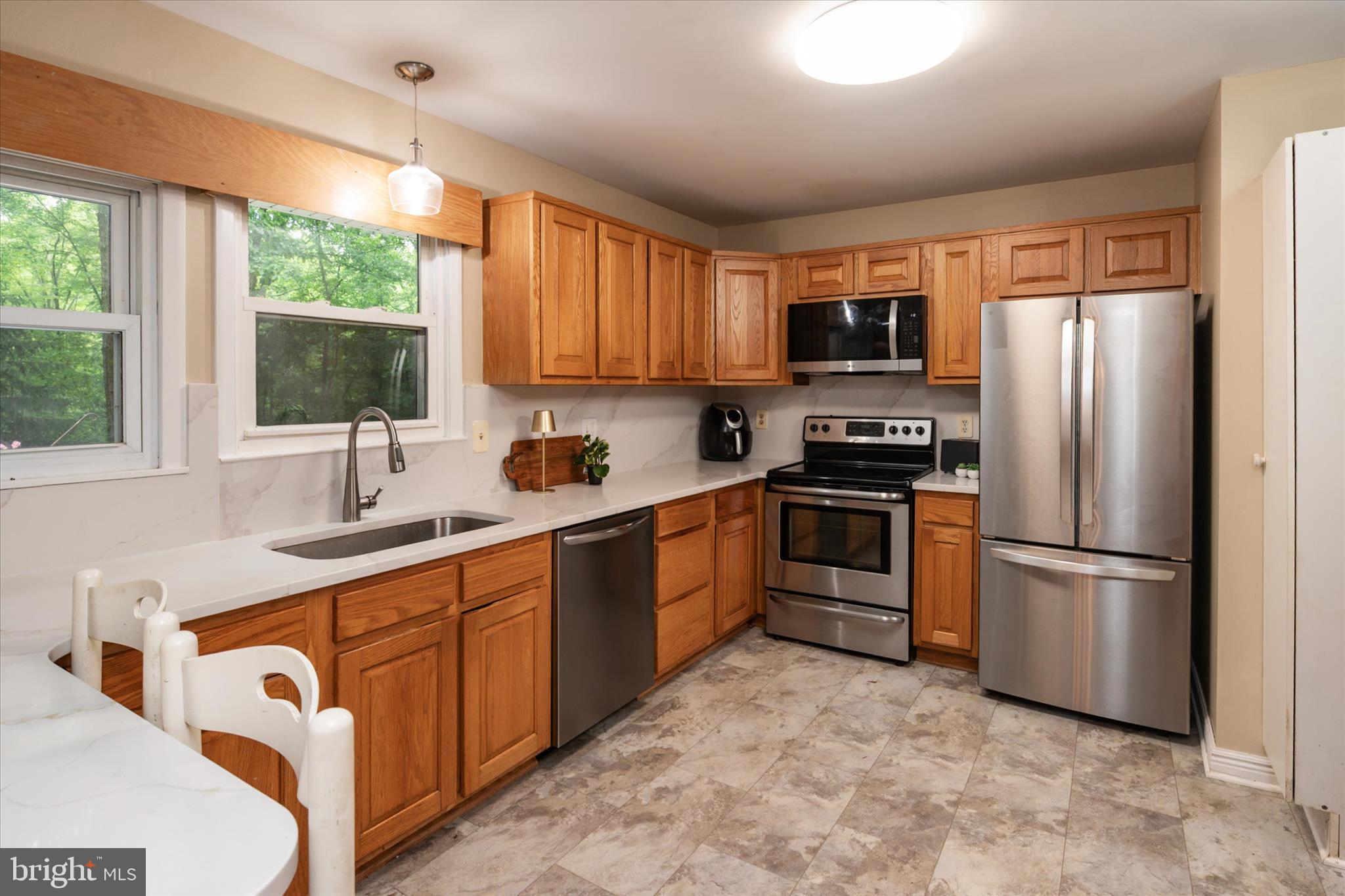 HALLMARK WOODS - Residential