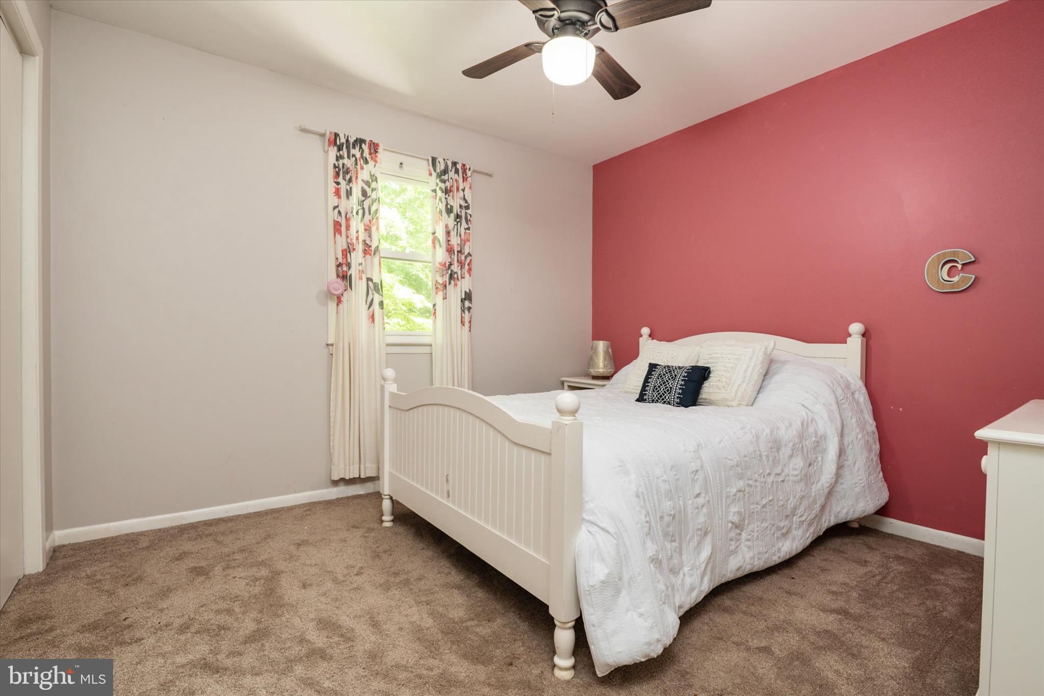 HALLMARK WOODS - Residential