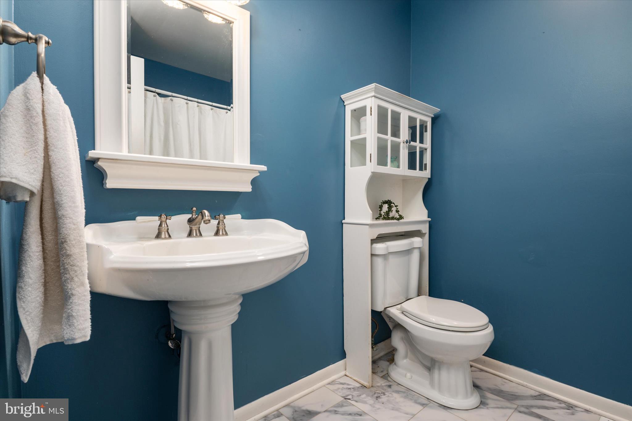 HALLMARK WOODS - Residential