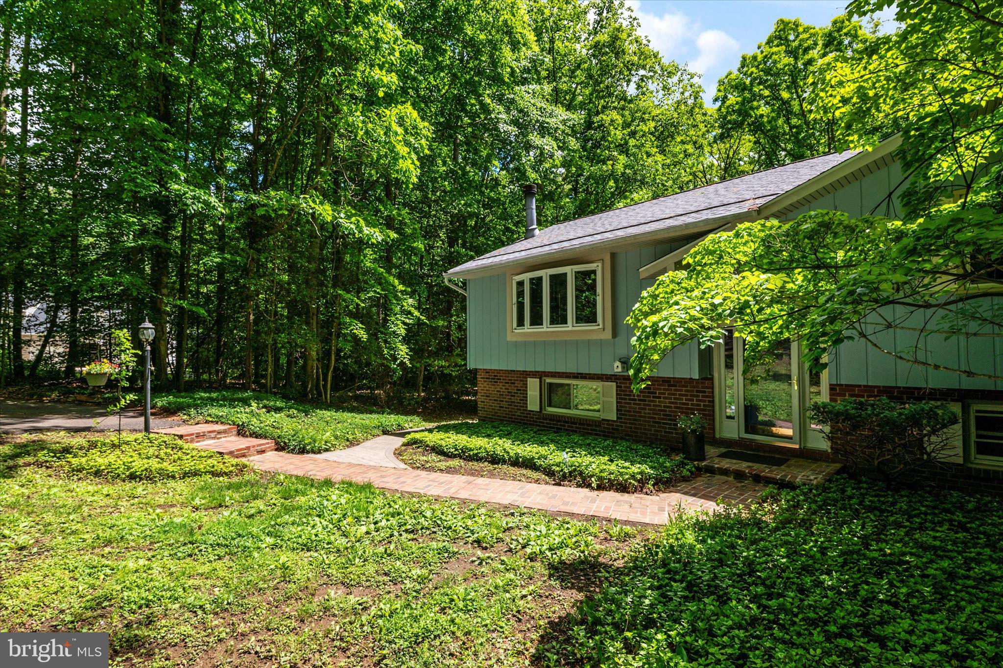 HALLMARK WOODS - Residential