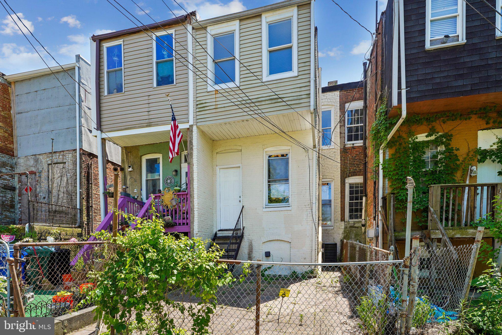 2304 E LAFAYETTE AVENUE