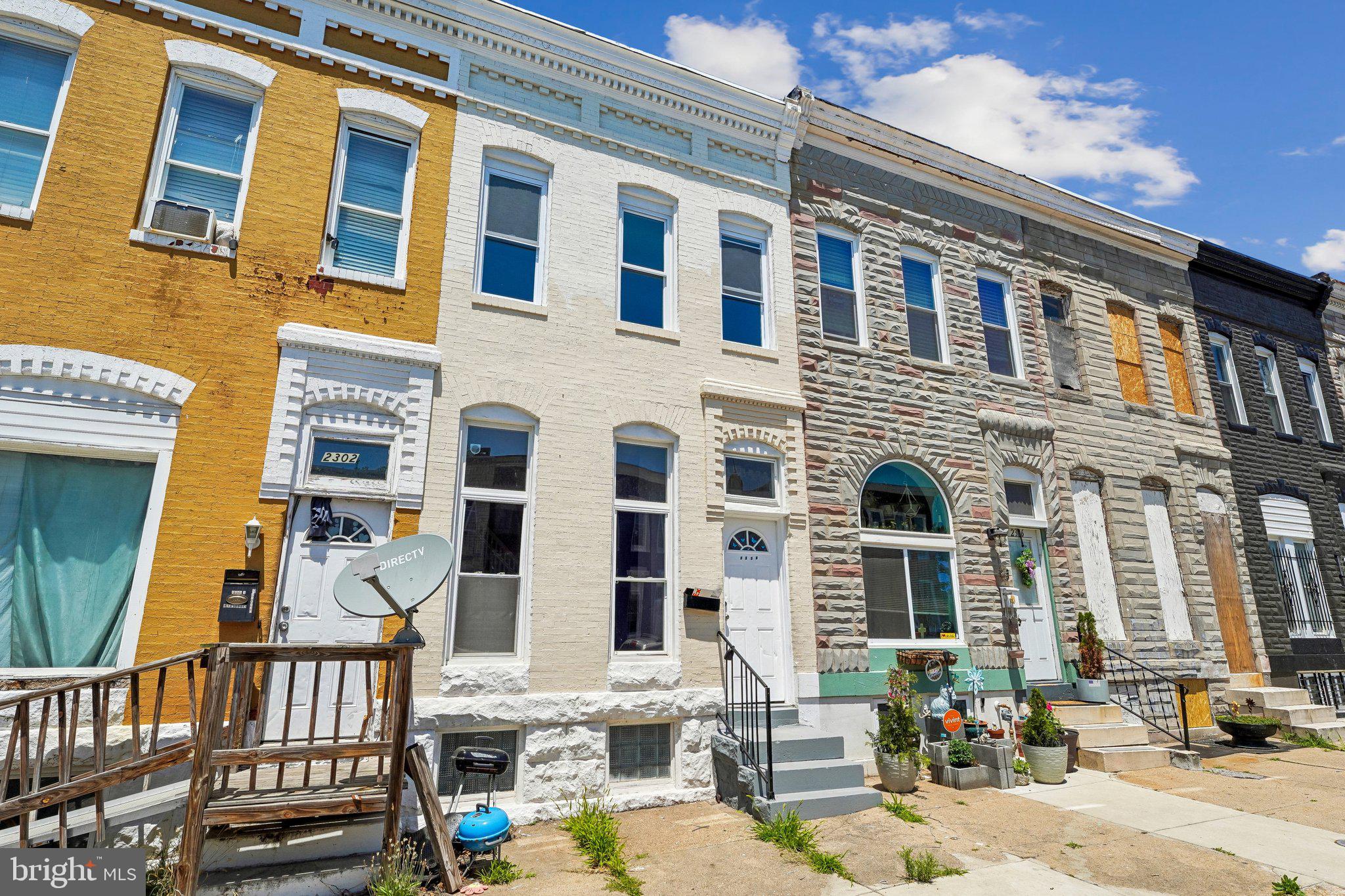 2304 E LAFAYETTE AVENUE