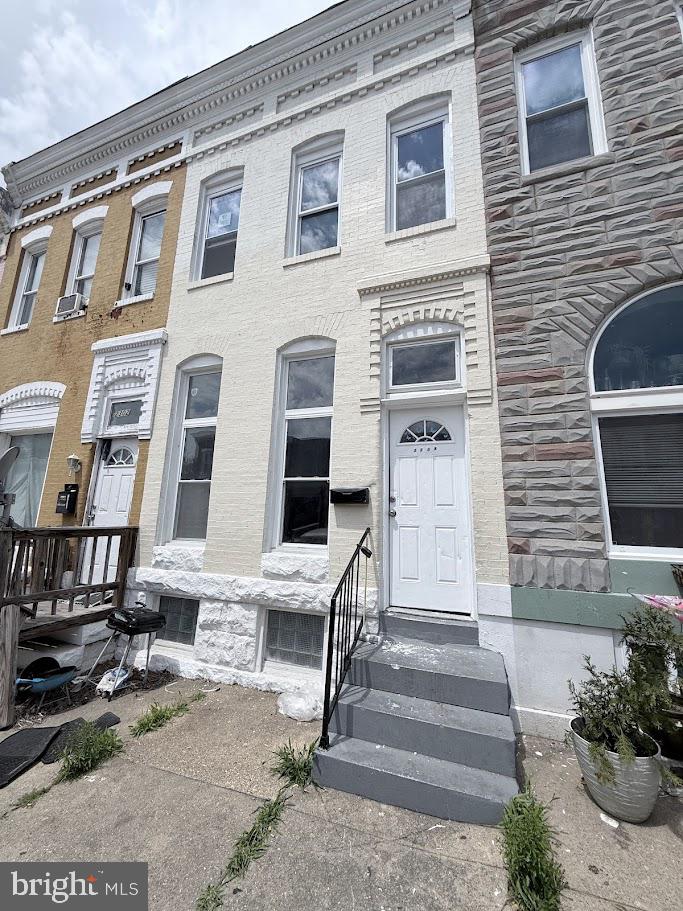 BROADWAY EAST - Residential
