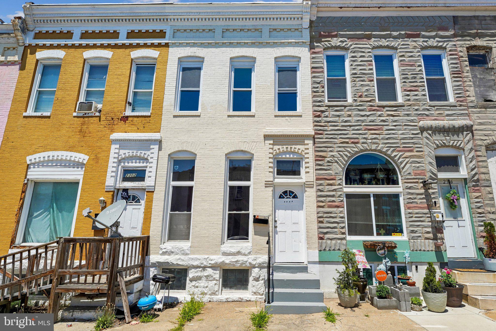 2304 E LAFAYETTE AVENUE