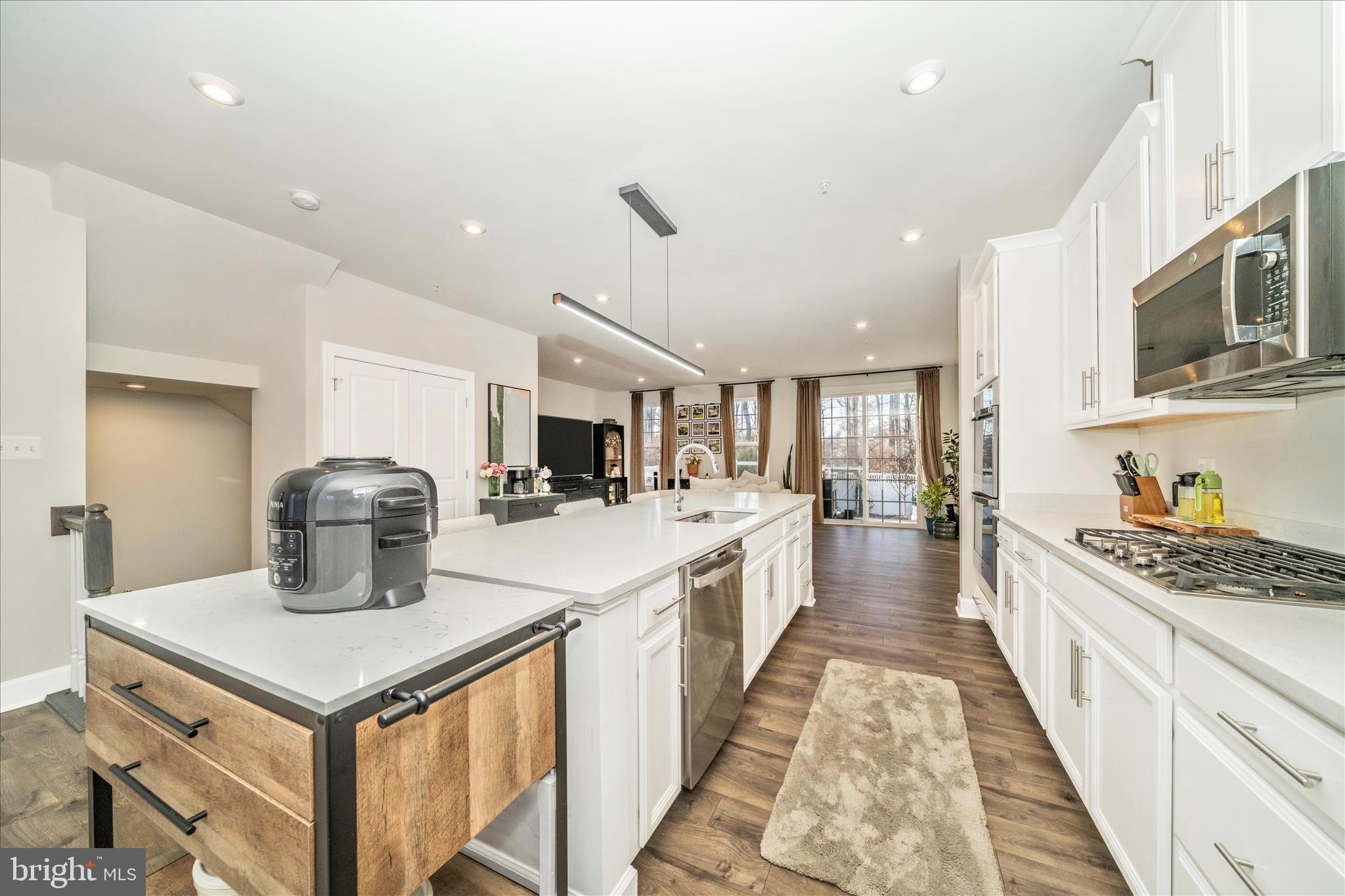 MARLBORO RIDGE - Residential