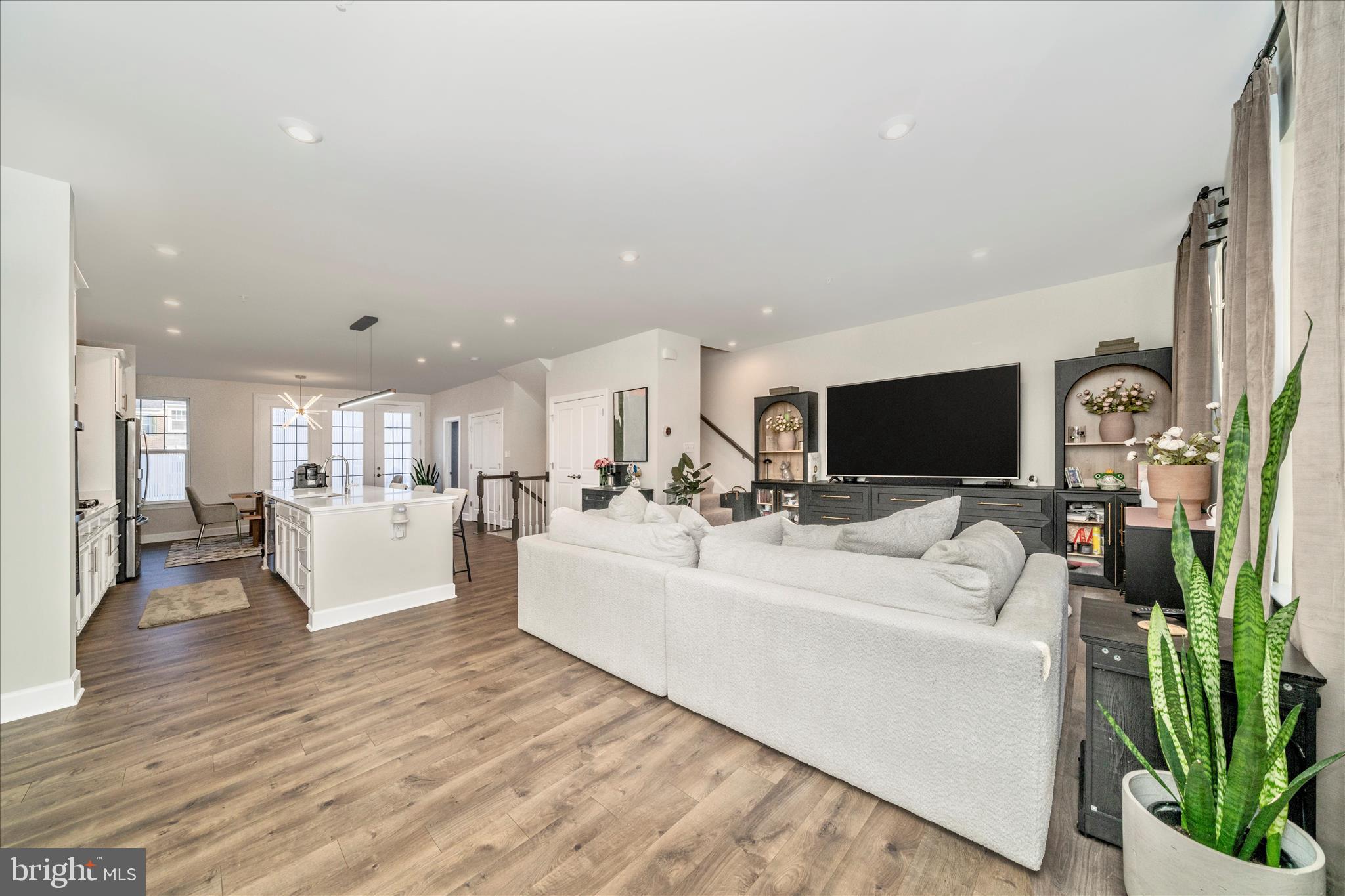 MARLBORO RIDGE - Residential