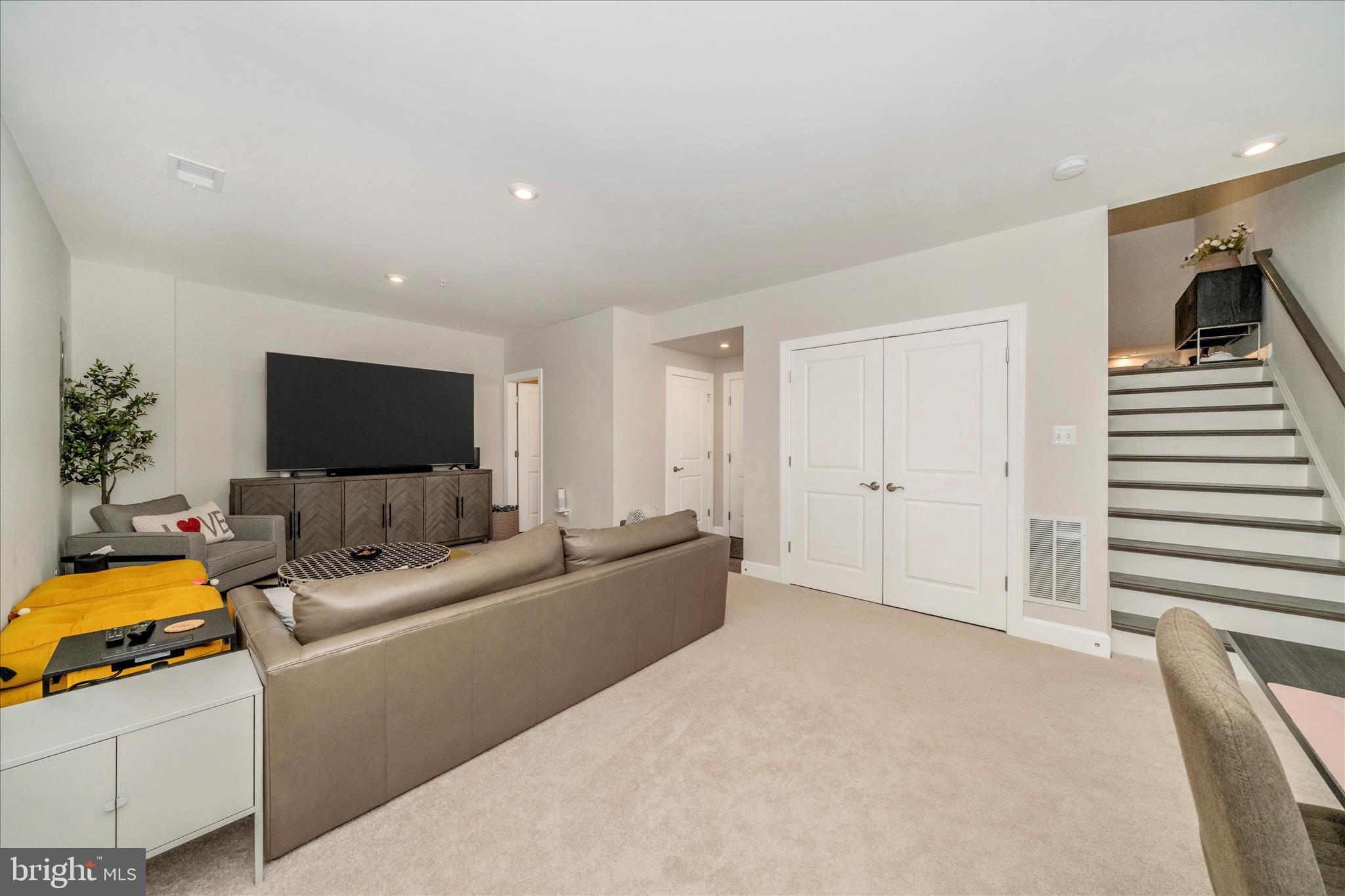 MARLBORO RIDGE - Residential