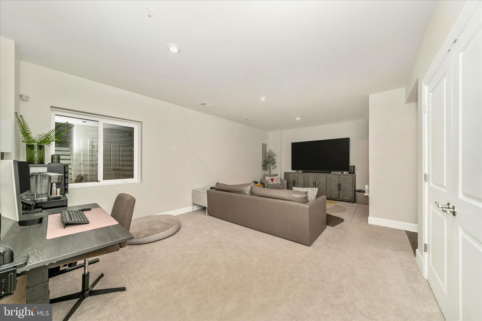 MARLBORO RIDGE - Residential