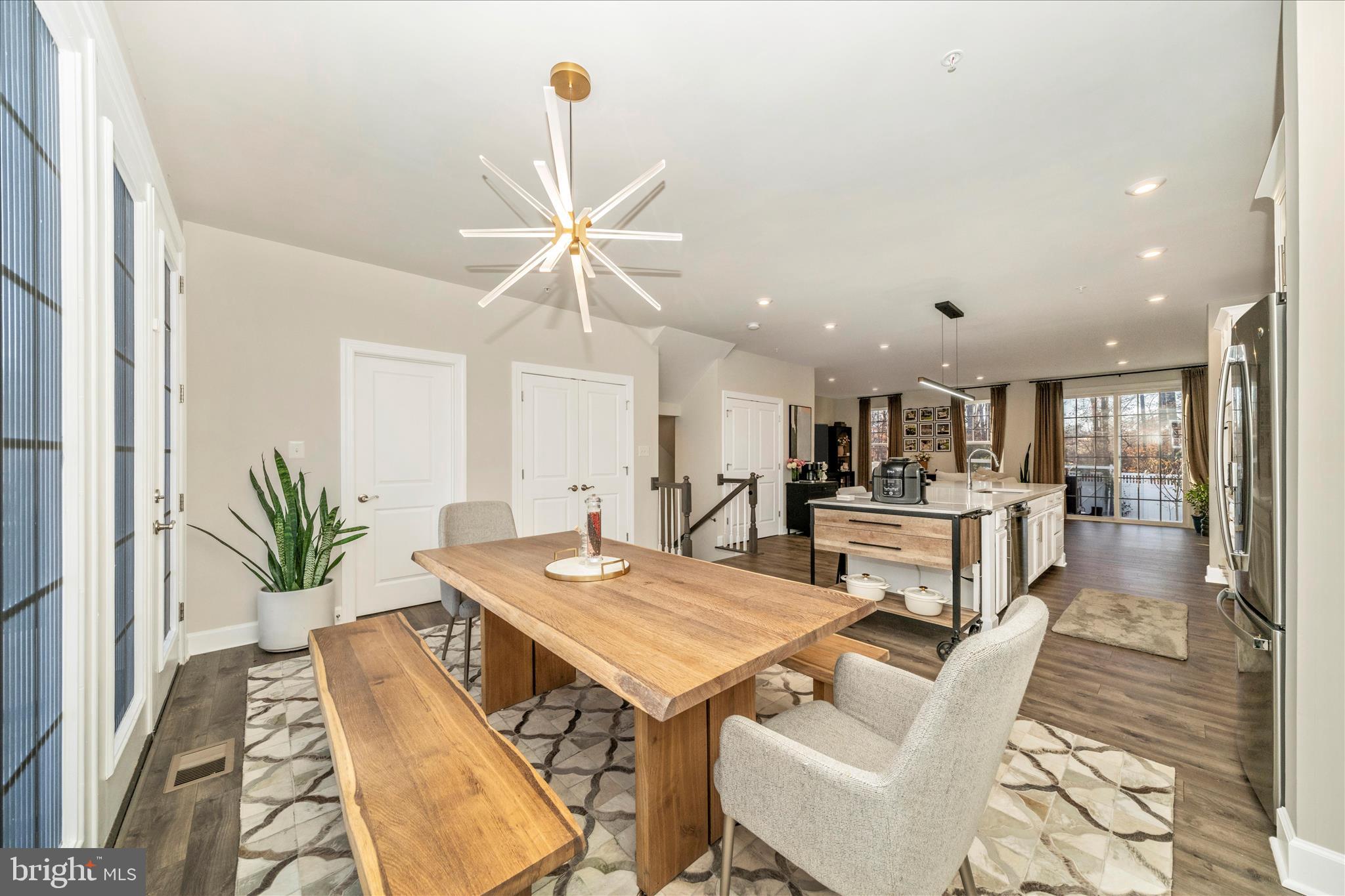 MARLBORO RIDGE - Residential