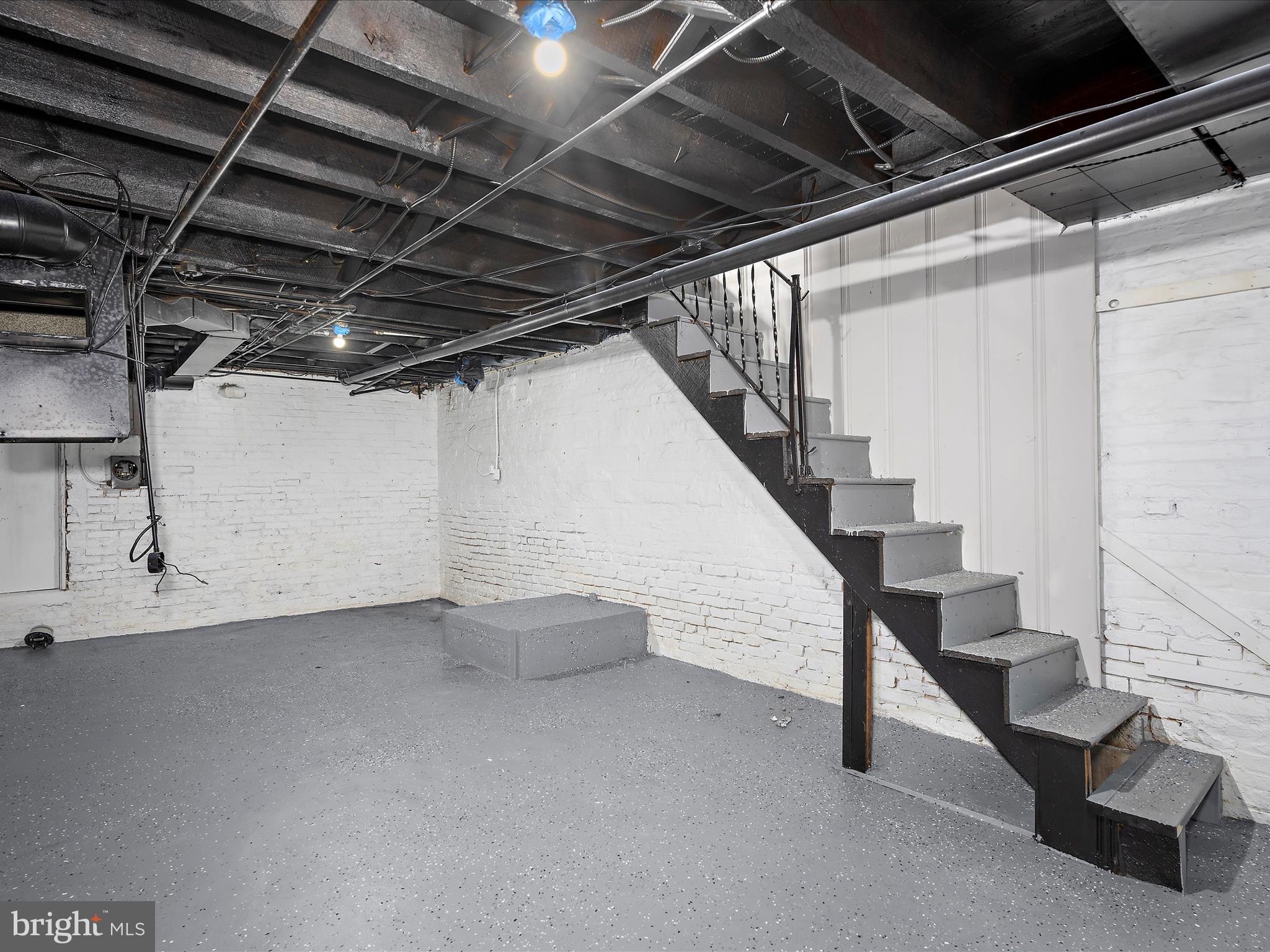 ELWOOD PARK - Residential