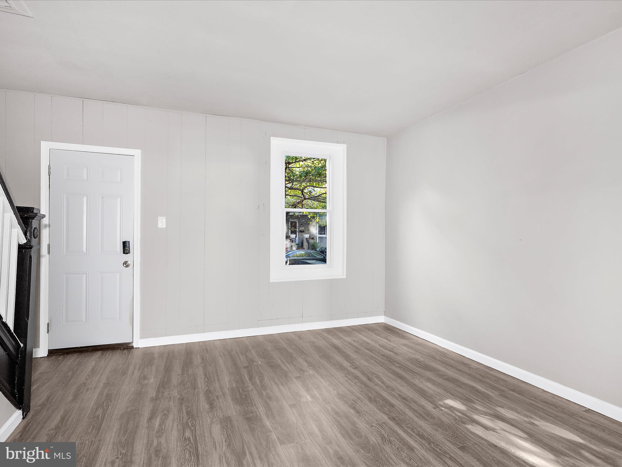 ELWOOD PARK - Residential