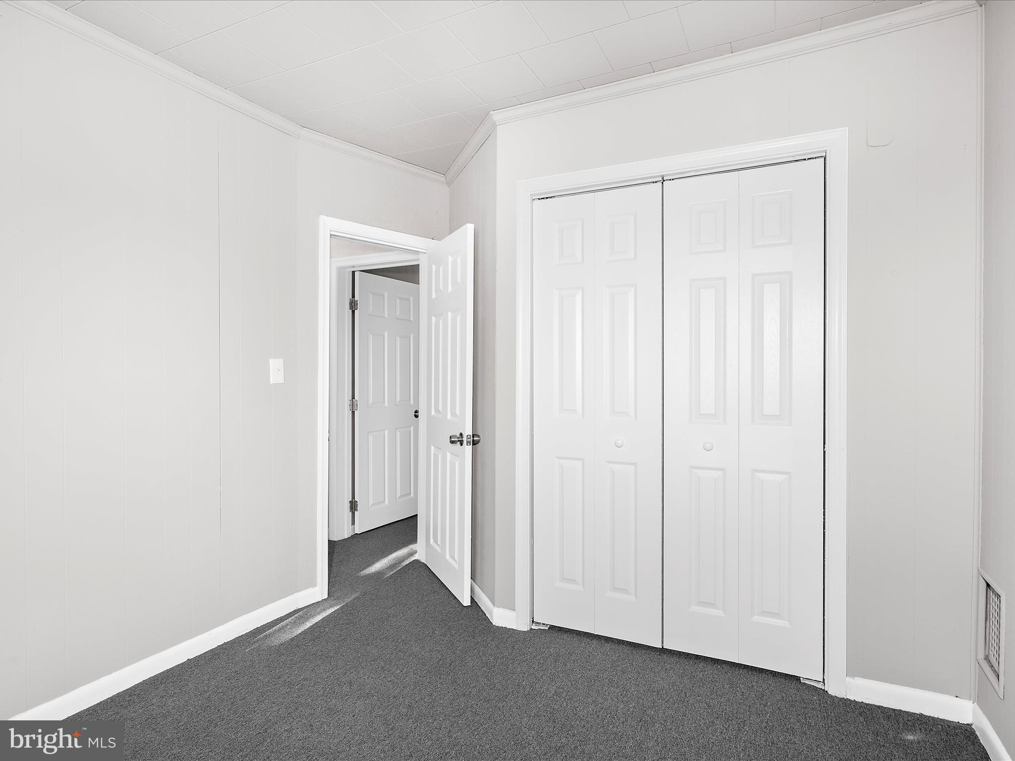 ELWOOD PARK - Residential