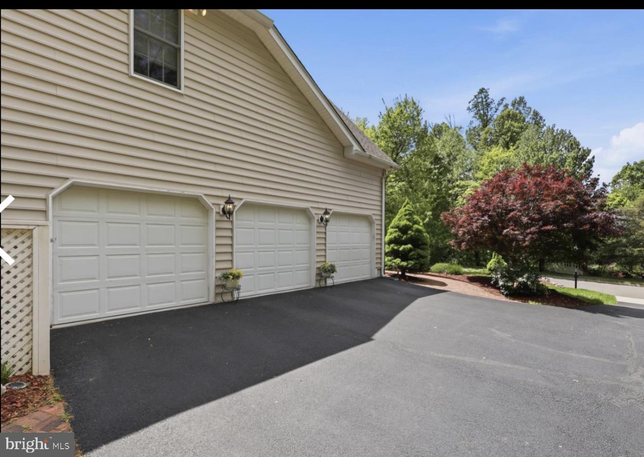 11514 SENECA WOODS COURT