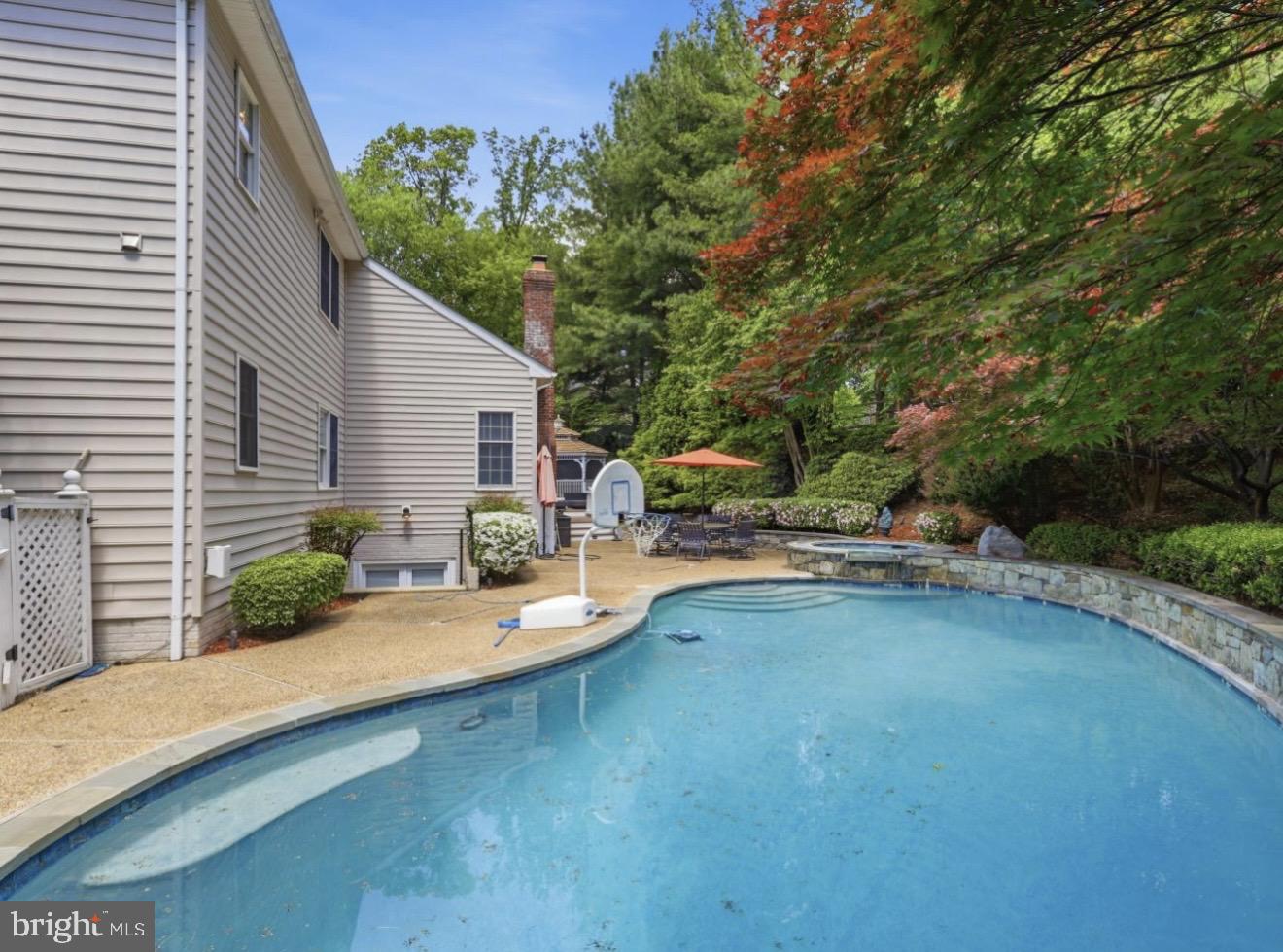 GREAT FALLS WOODS - Residential