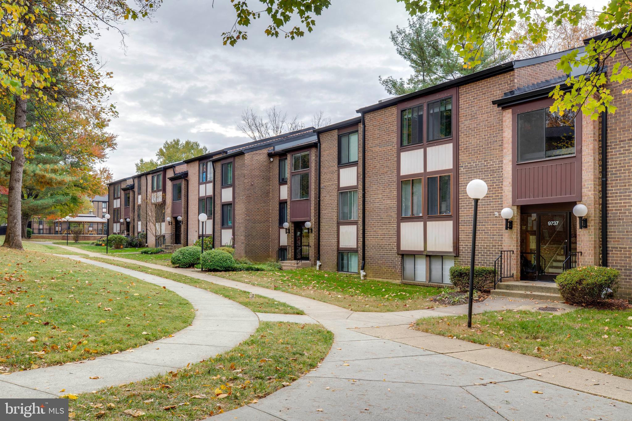 9737 KINGS CROWN COURT 102