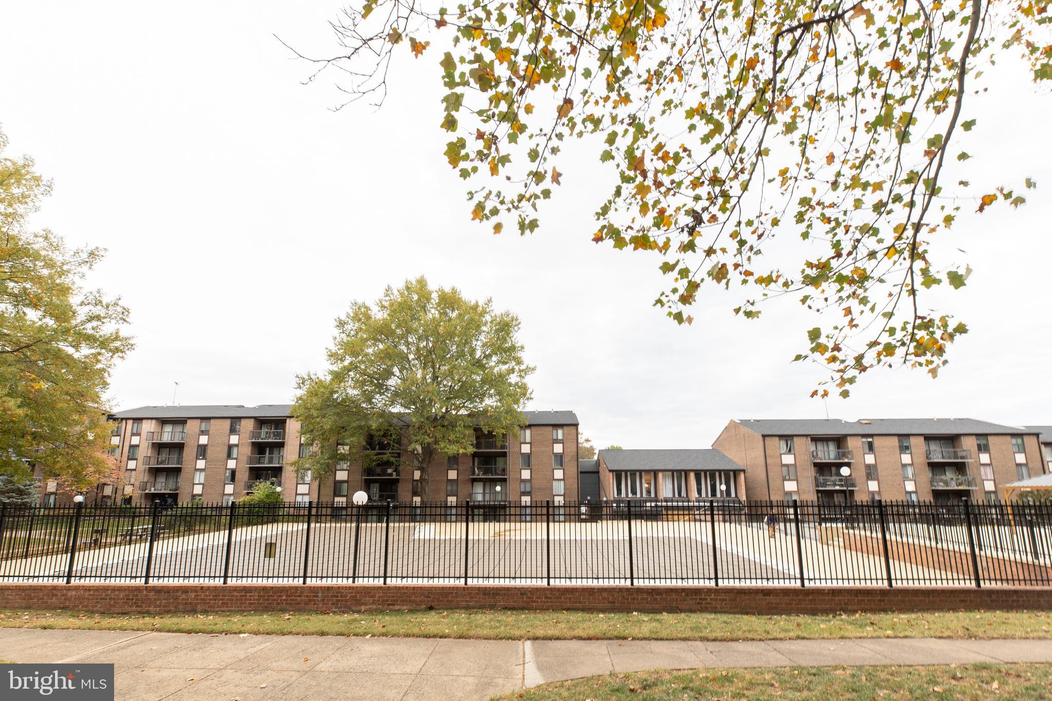 9737 KINGS CROWN COURT 102