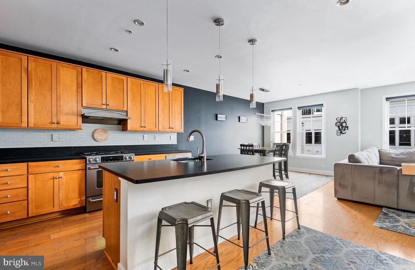 1418 N RHODES STREET B426