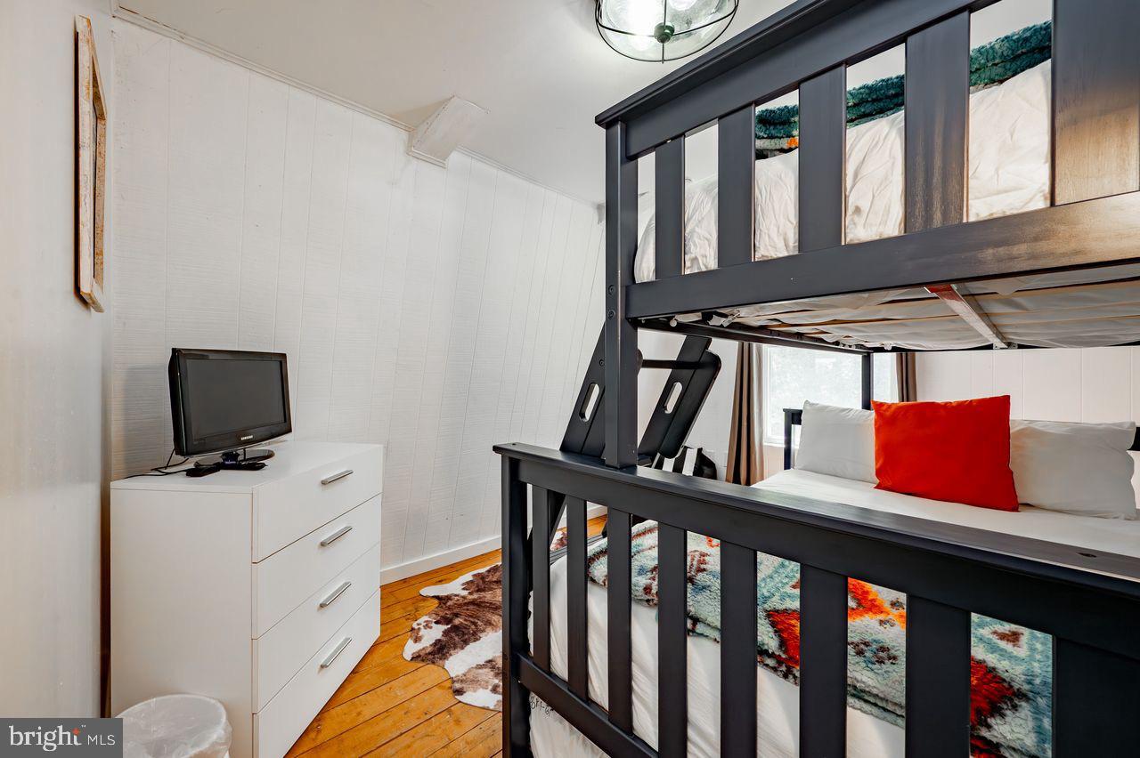 MILLHOUSE MANOR - Residential