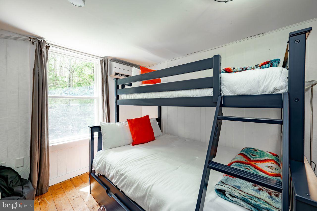 MILLHOUSE MANOR - Residential