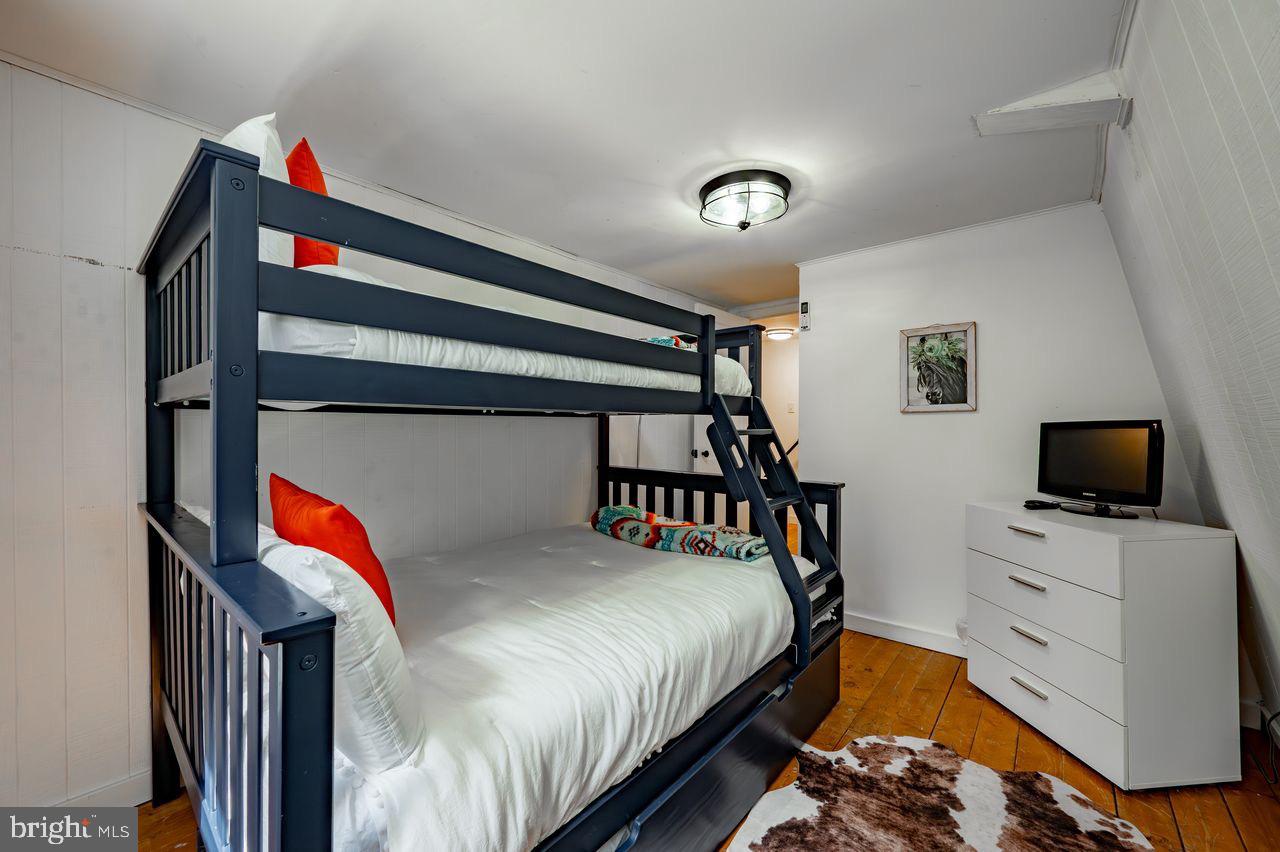 MILLHOUSE MANOR - Residential