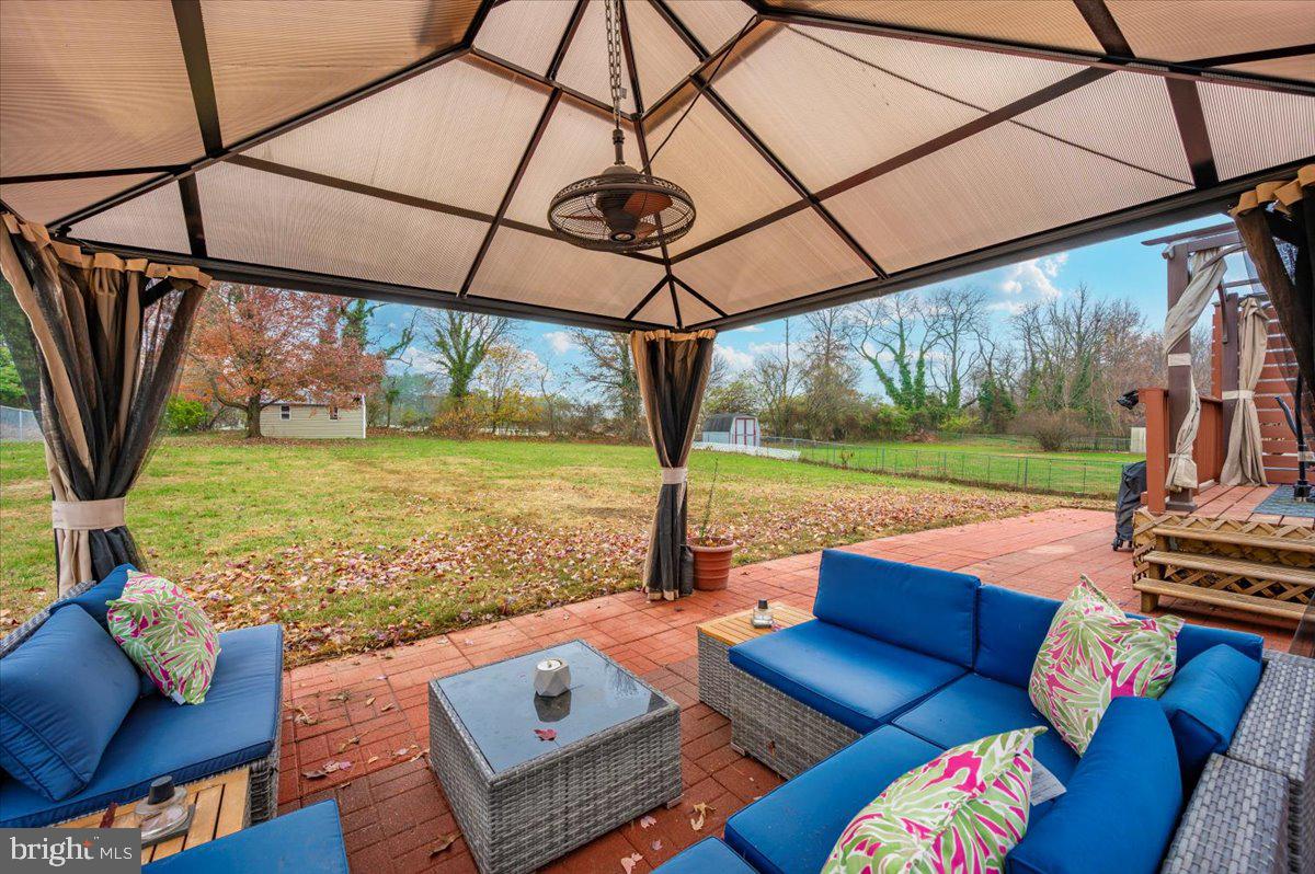 BRIGHTON MANOR - Residential