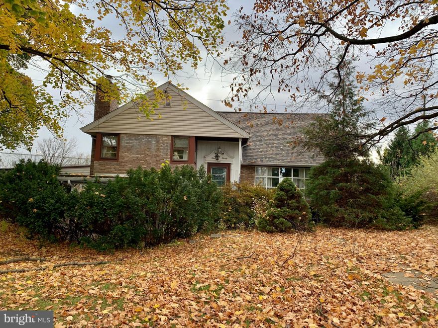 This. Is. It.  What a fantastic opportunity with so much potential! This lovely end of cul-de-sac property is waiting for your vision and some elbow grease to bring it back to the splendor of days gone by.  There is a lot of great space to  work with here!  Three very large bedrooms, 2 full baths, living room, dining room, 2 family rooms, fire place and all on almost a half an acre!  Convenient to just about everything too.  Call today for your personal tour.