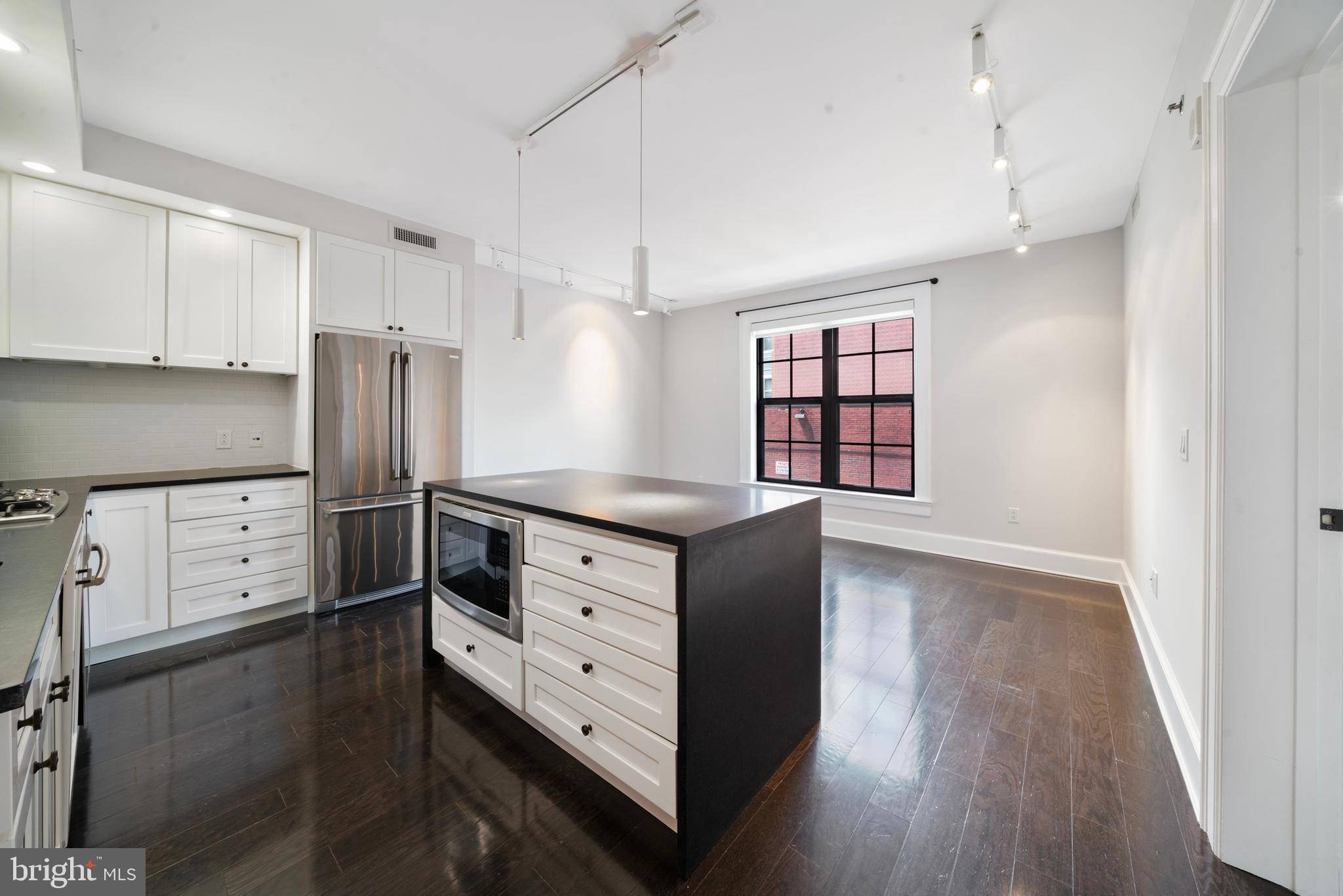 1011 M STREET NW 208