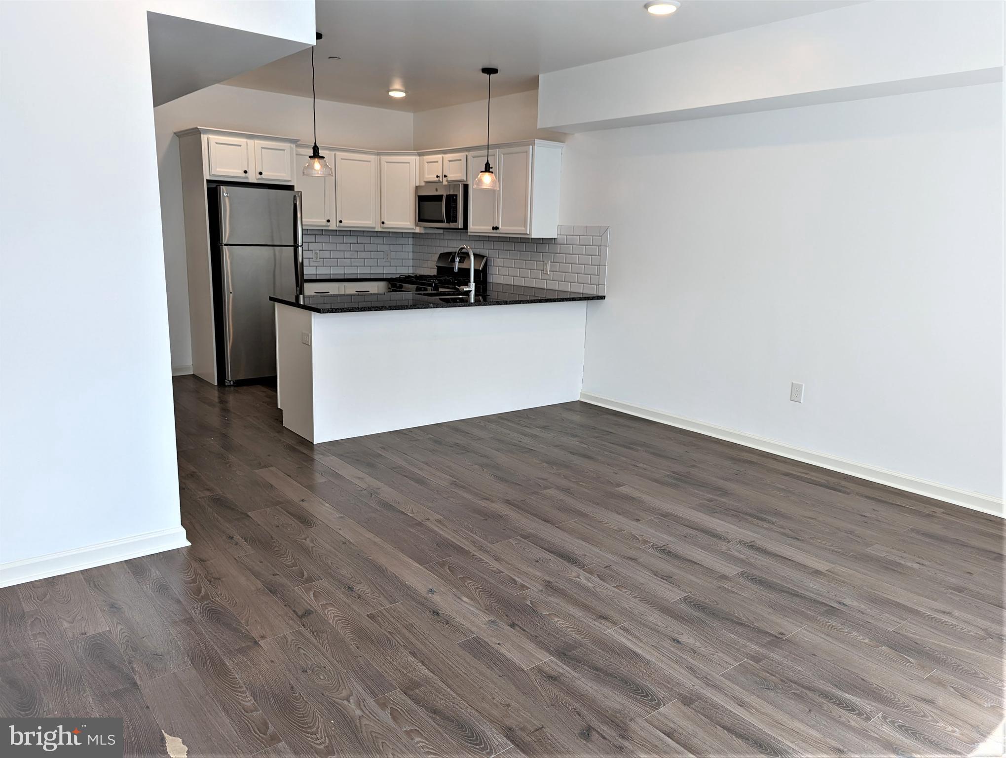 6615 RIDGE AVENUE 201