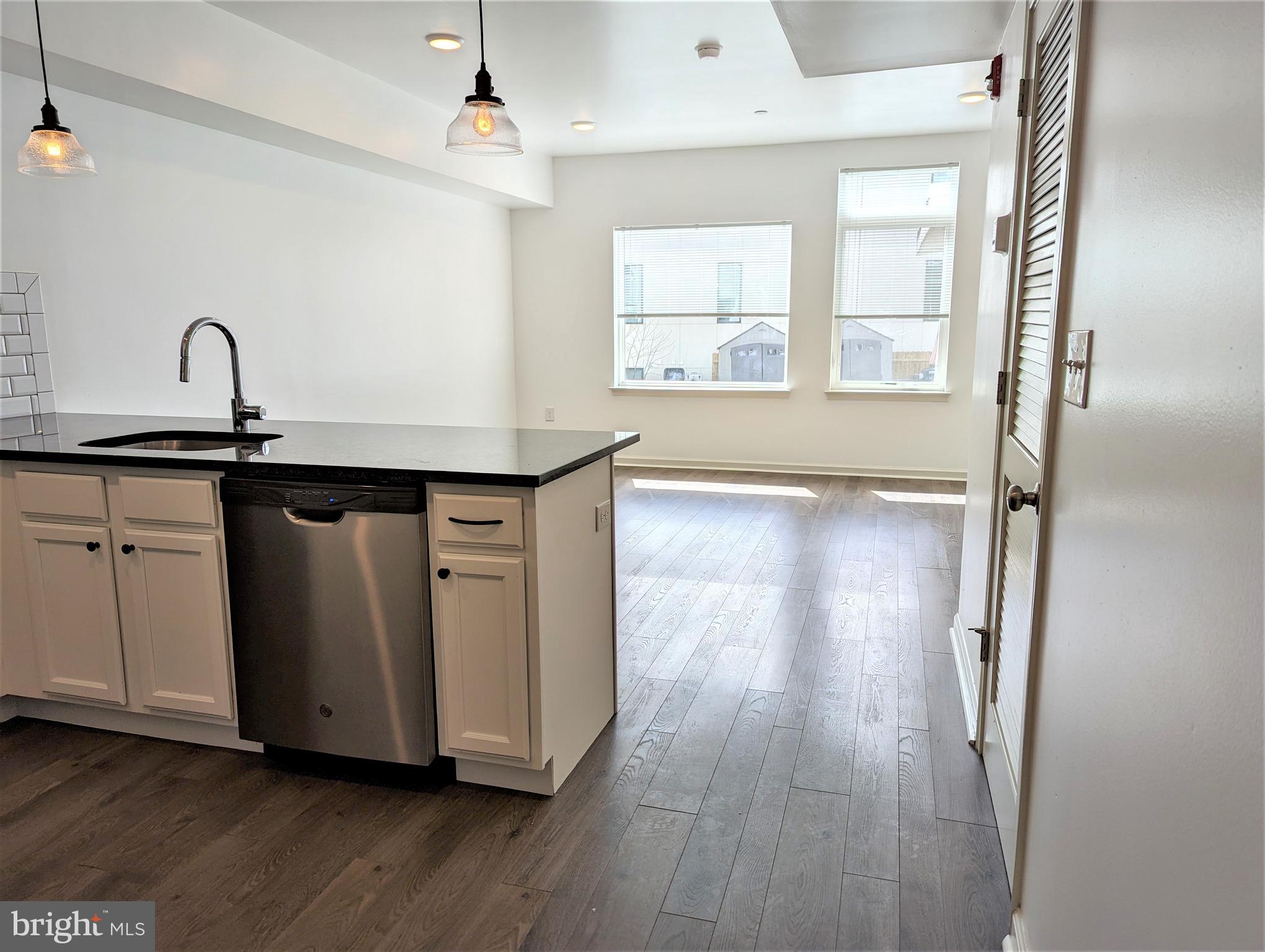 6615 RIDGE AVENUE 201