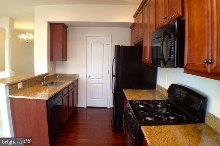 RIVER OAKS - Residential