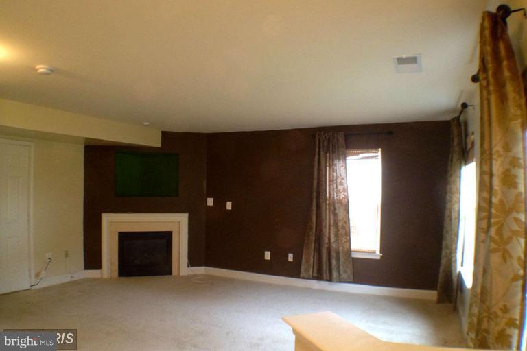 RIVER OAKS - Residential