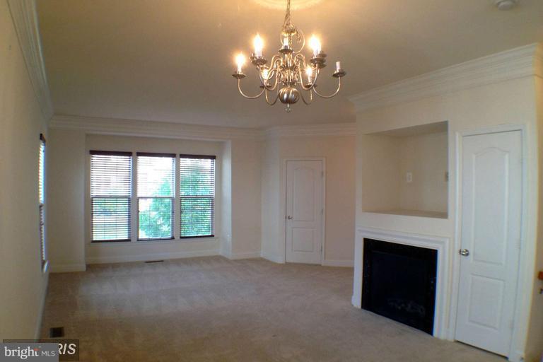 RIVER OAKS - Residential