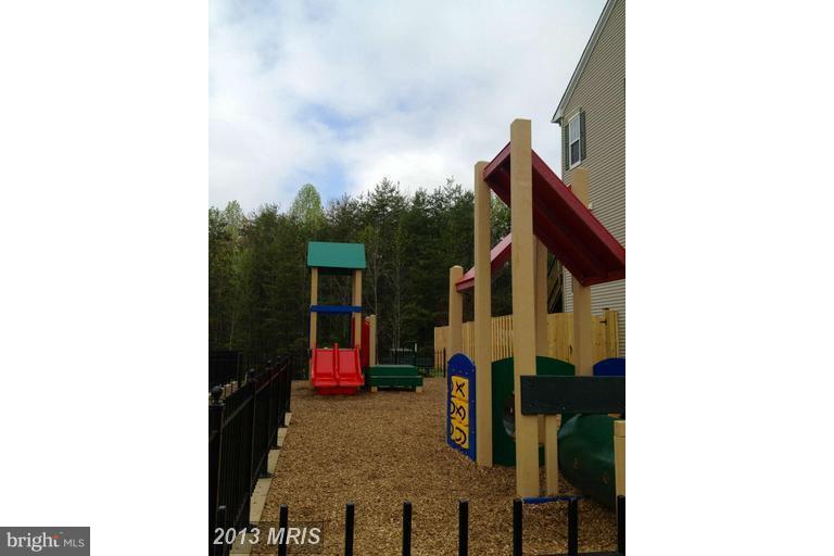 RIVER OAKS - Residential