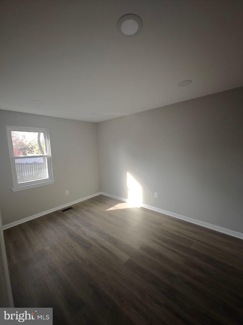 PINEWOOD STATION - Residential