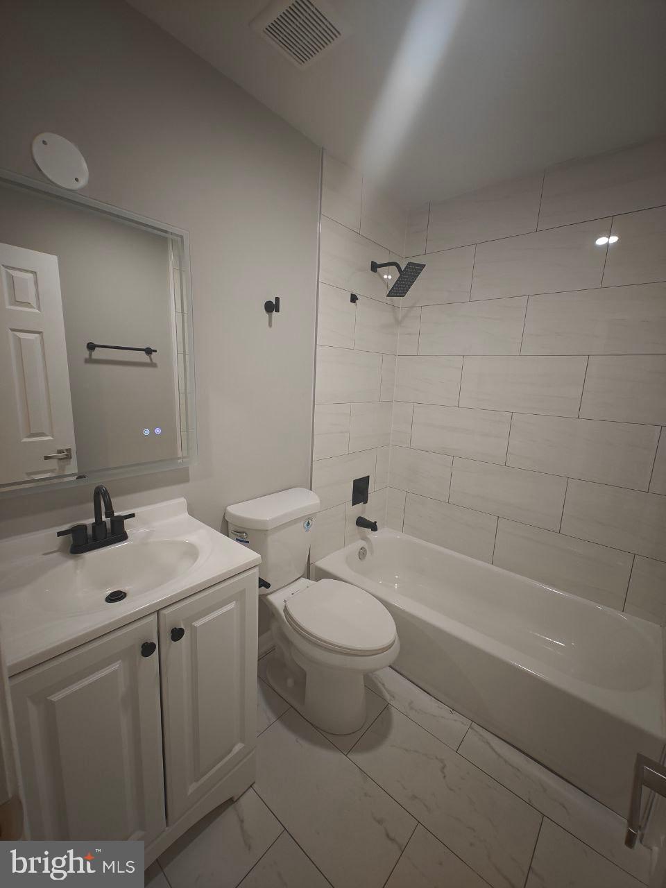 PINEWOOD STATION - Residential