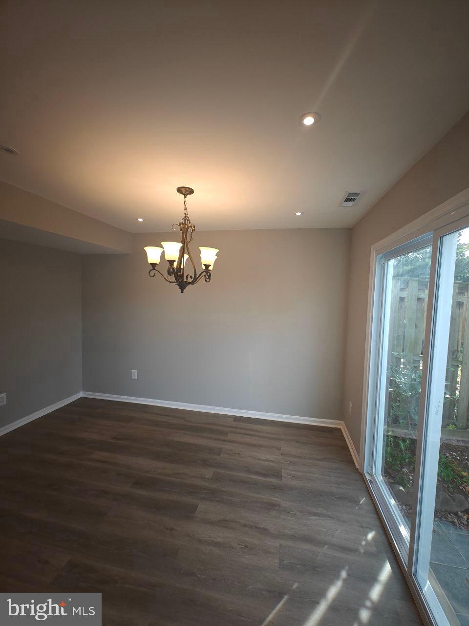 PINEWOOD STATION - Residential