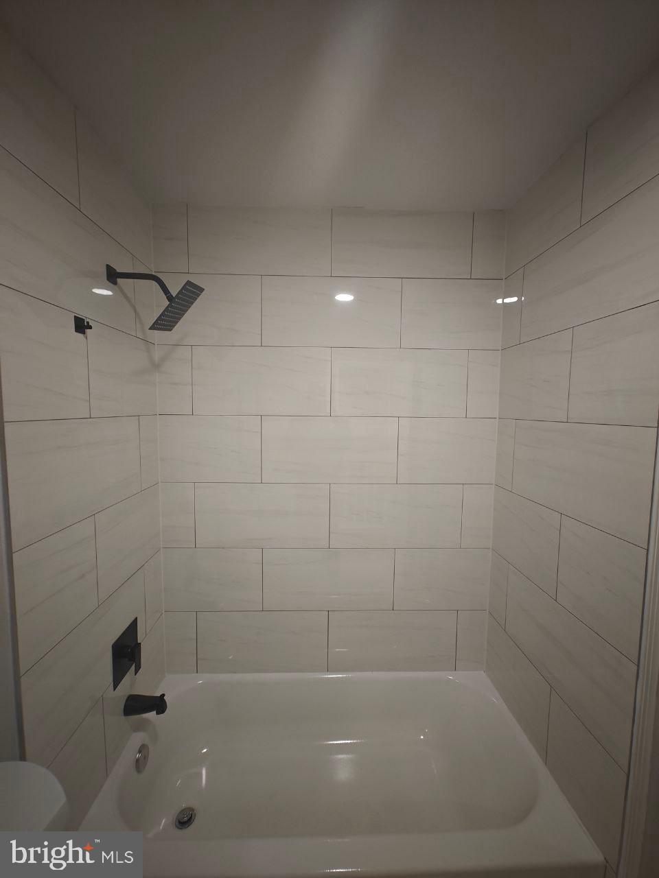 PINEWOOD STATION - Residential