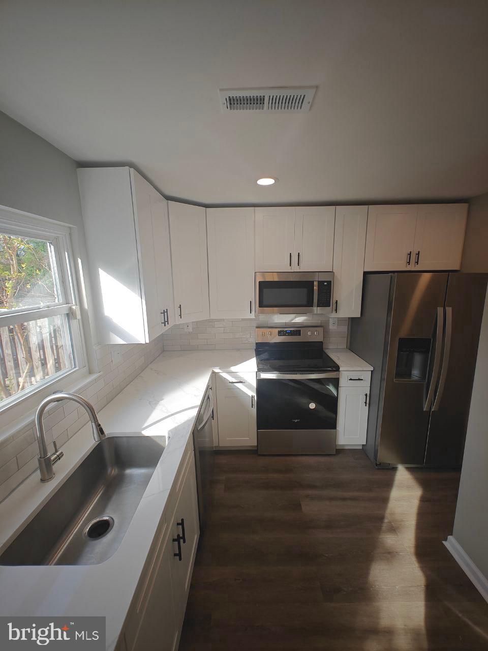 PINEWOOD STATION - Residential