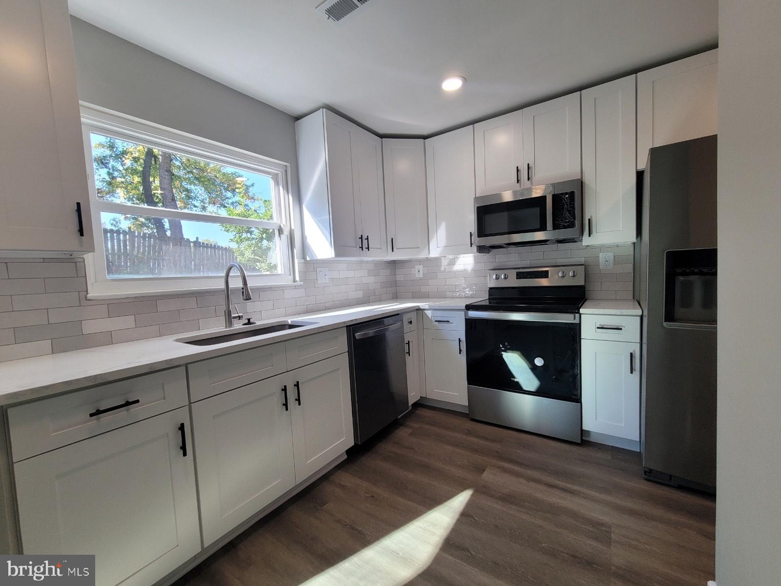 PINEWOOD STATION - Residential