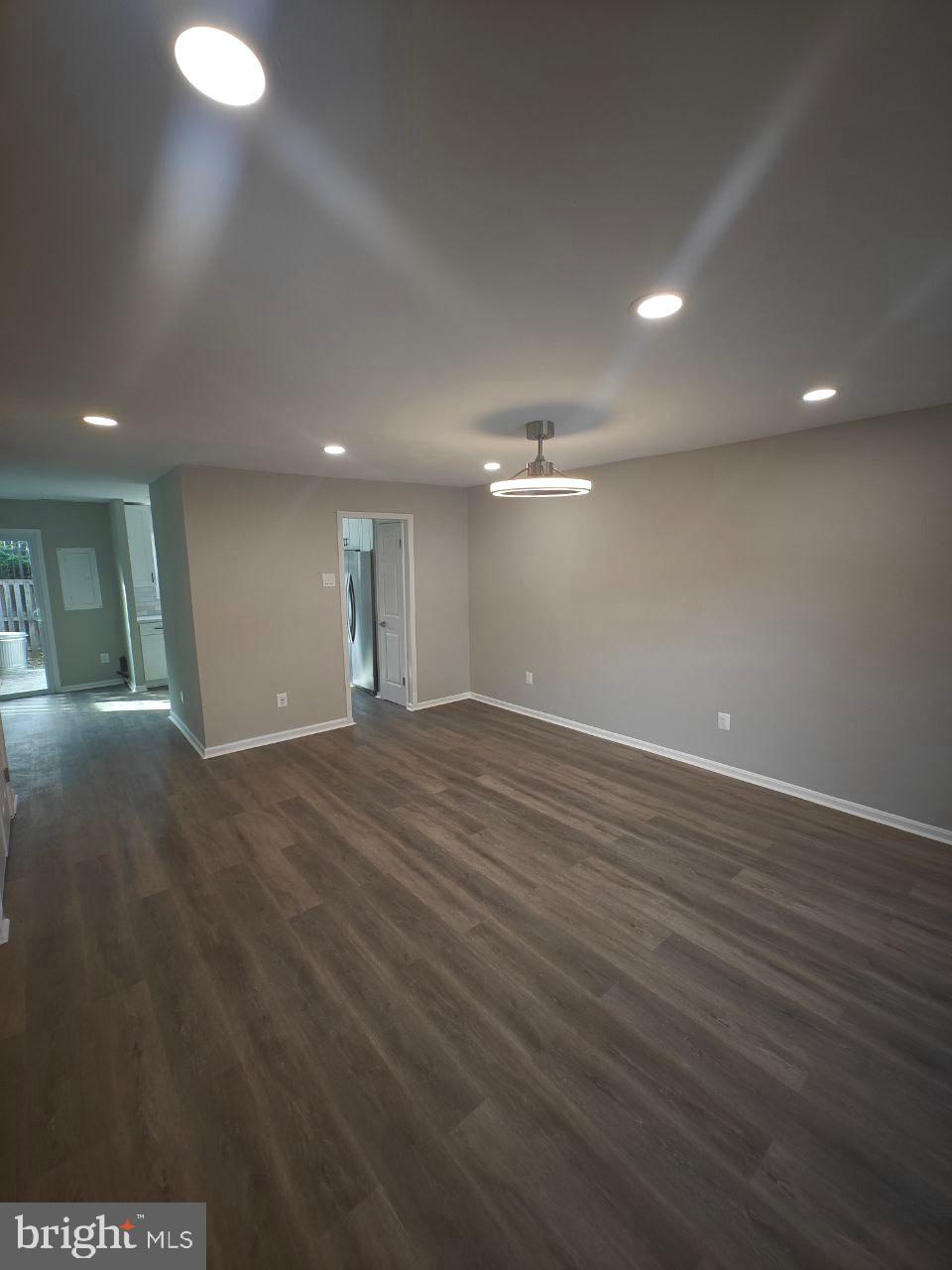 PINEWOOD STATION - Residential