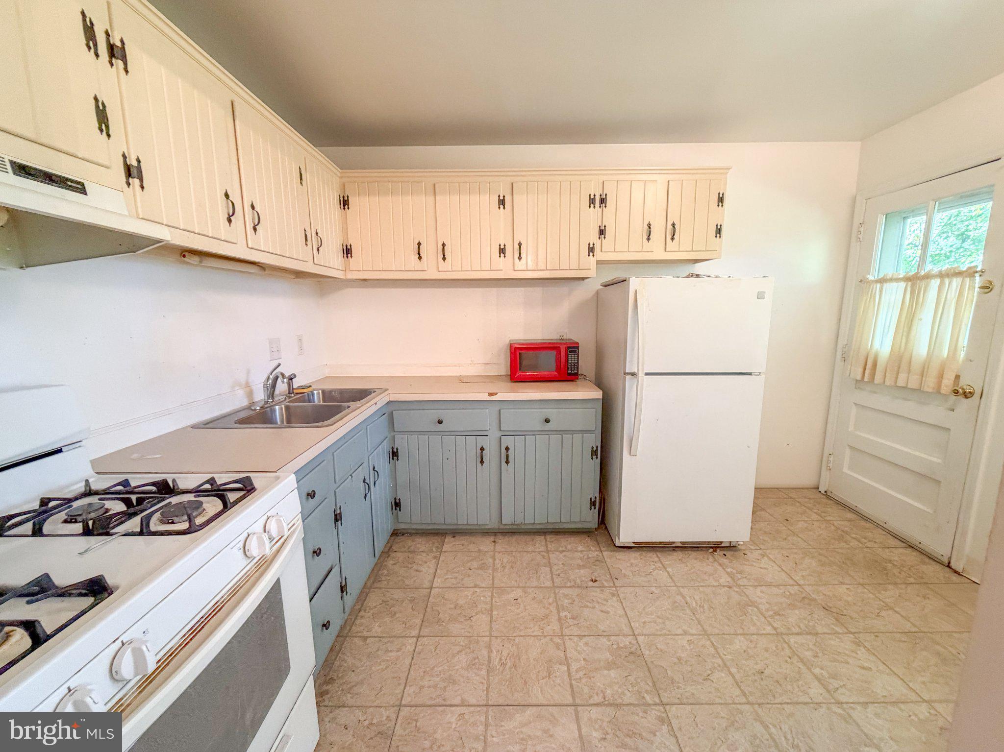 2333 TAGGART COURT