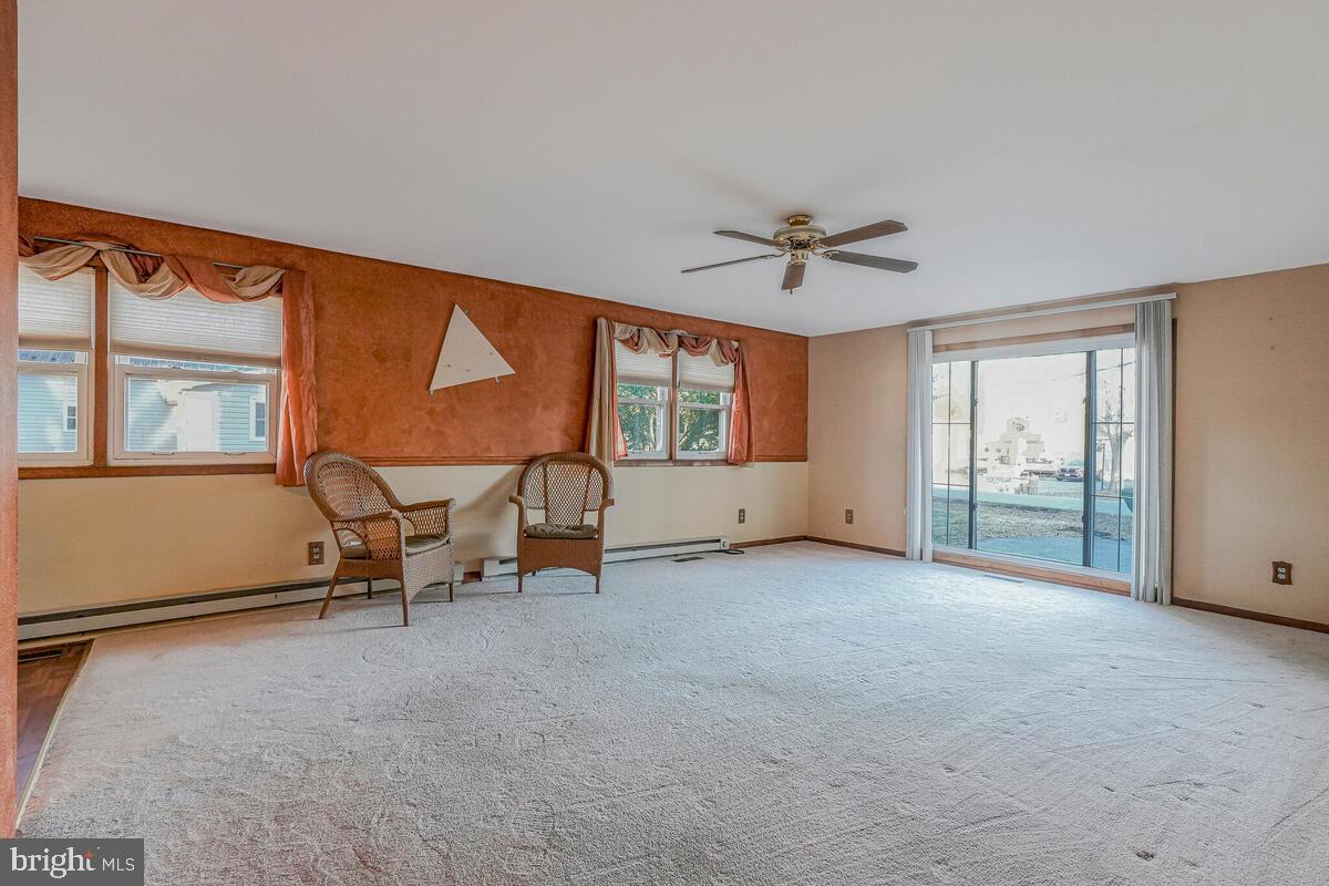 GOLDEN BEACH - Residential