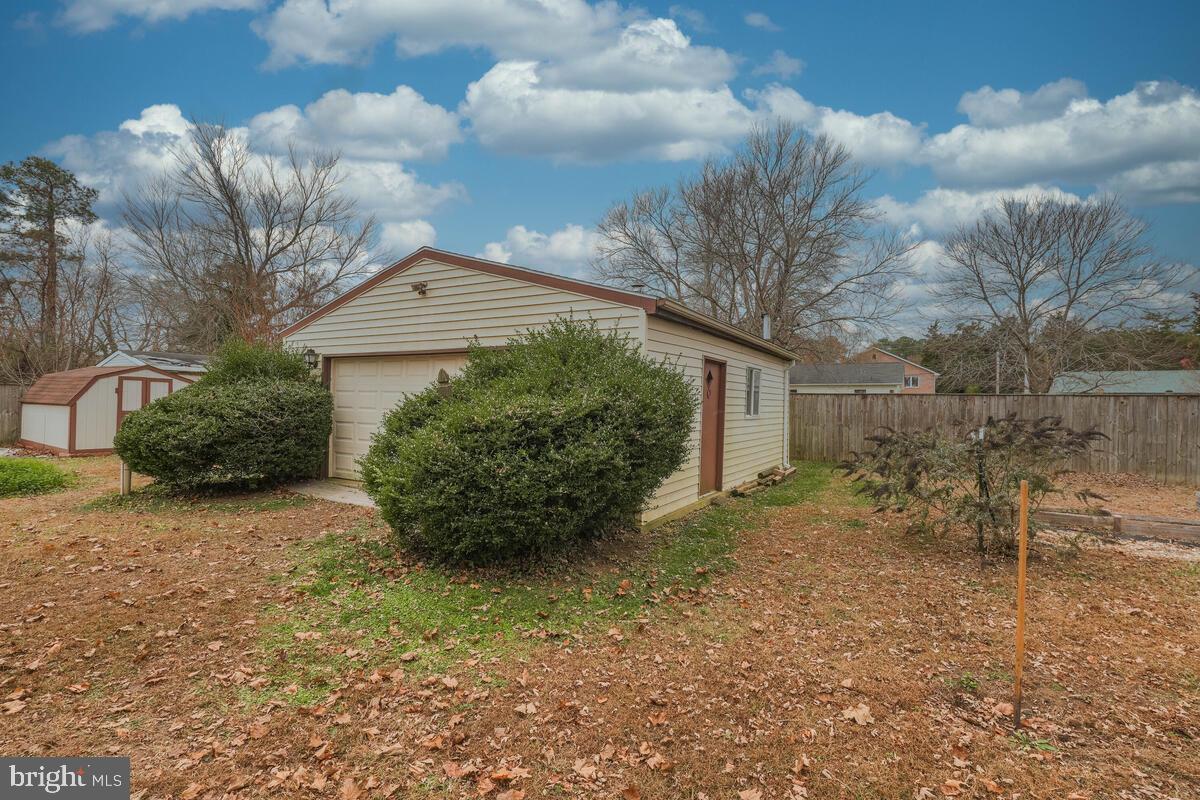 GOLDEN BEACH - Residential