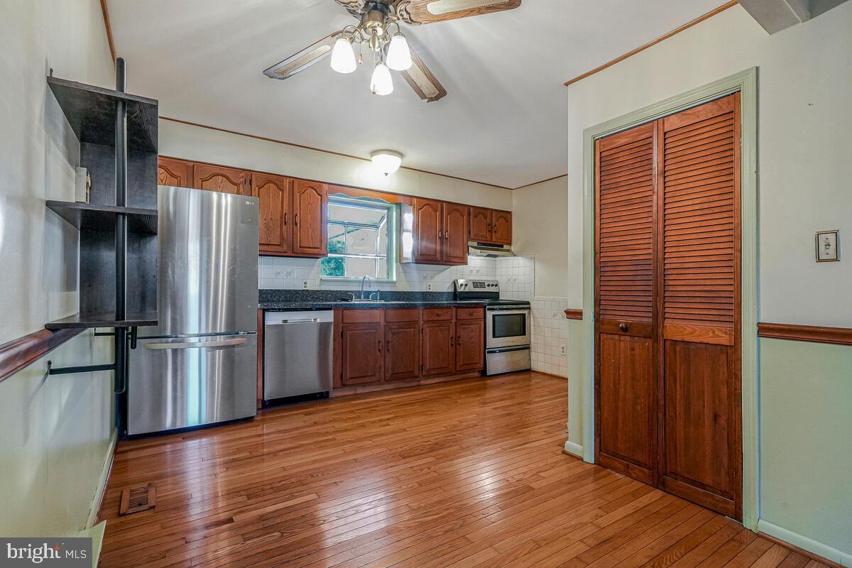 GOLDEN BEACH - Residential